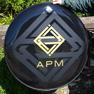 Long lasting fade resistant wheel cover using two colours of cut vinyl Two Tone Wheel Cover